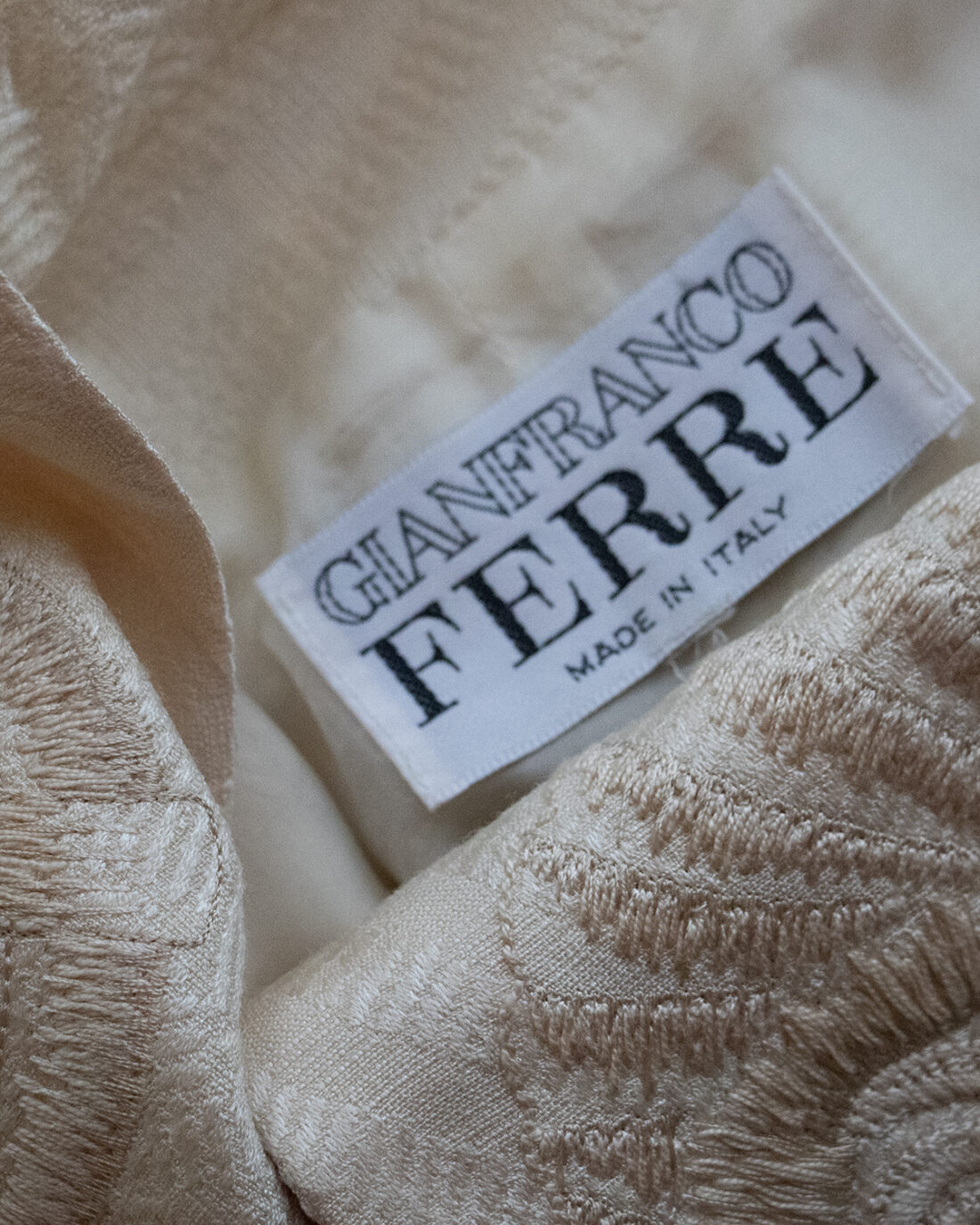 Gianfranco Ferrè Ivory cape ss1988